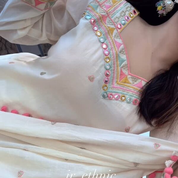 🌸 Ethnic Wear Essentials: Comfortable Dupatta Sets For The Festive Season 🌸