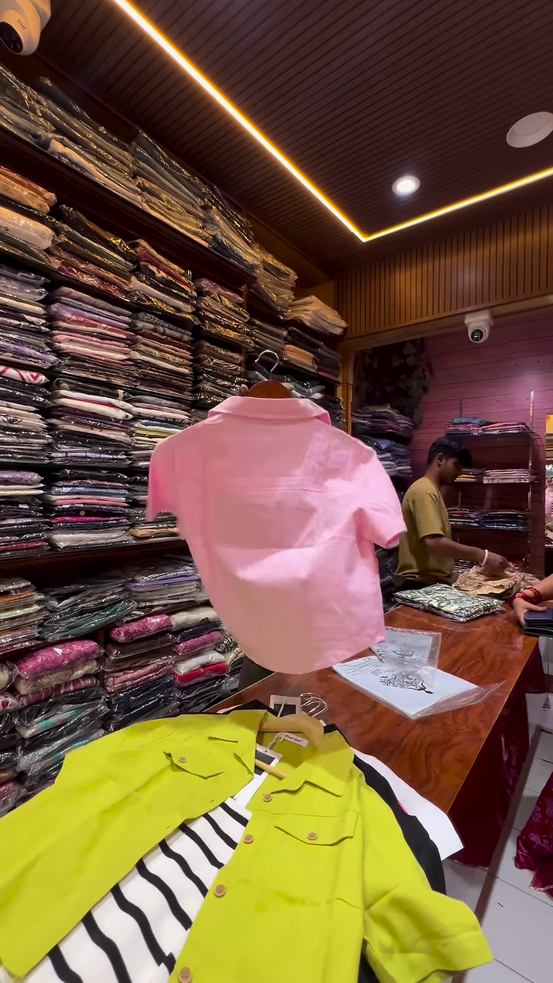 White Short-Sleeve Button-Down Shirt with Chest Pockets and Brown Buttons for Men - Image 6