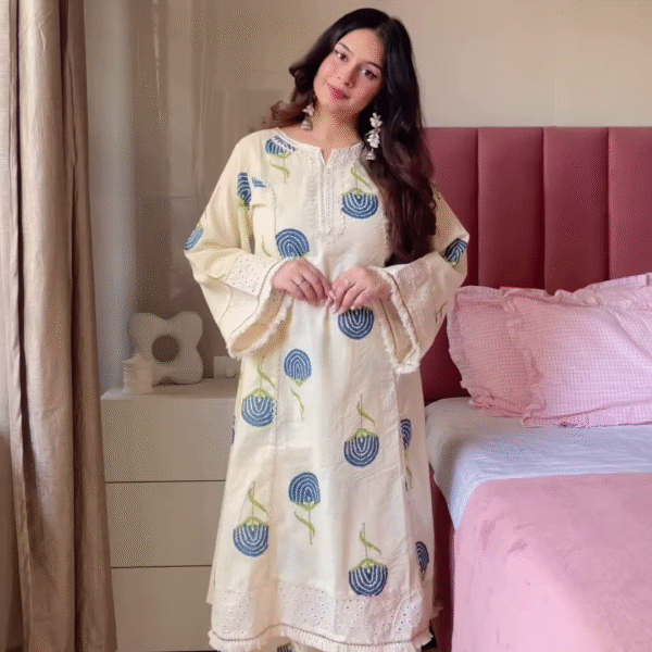 Cream Kurta with Black Embroidered Floral Dupatta – Elegant Ethnic Set for Women