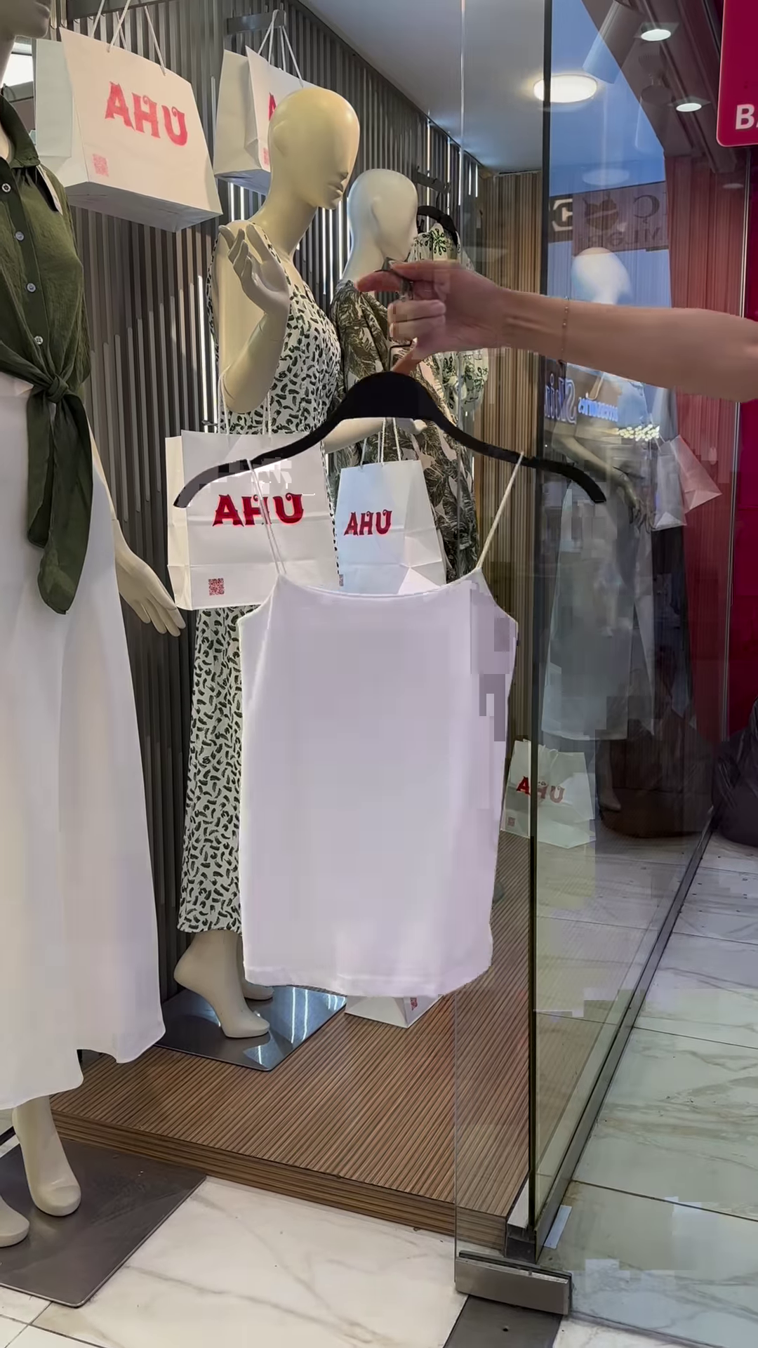 ✨ Trendy Style for Every Occasion - Image 3