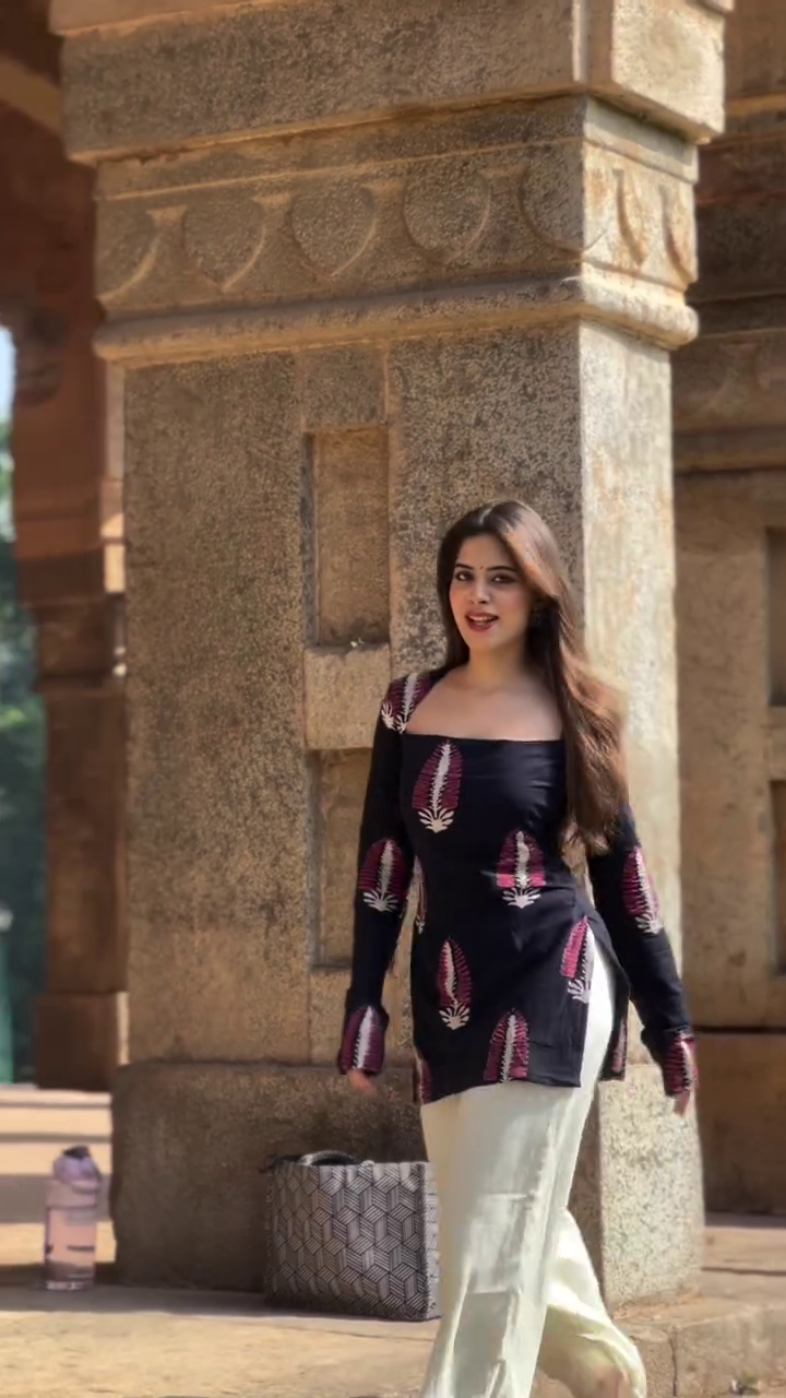 ✨ Mirror Work Kurtis – Shine Bright with Every Step