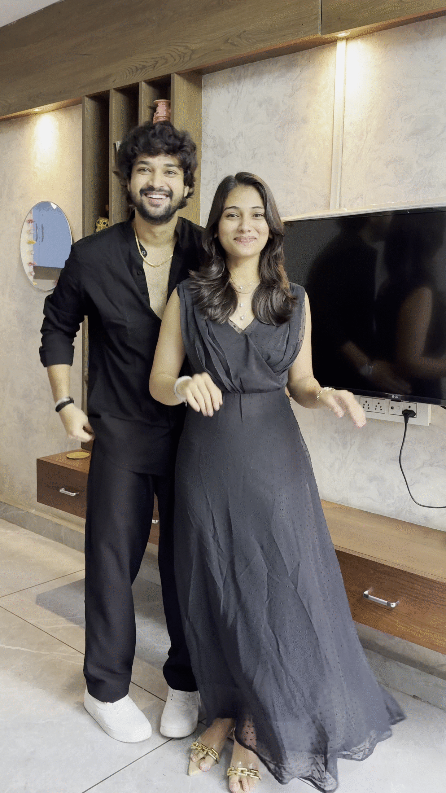 π΄ Couple Outfits: Beach Date β Part 1 Where love meets waves, and style meets sunshine. - Image 2