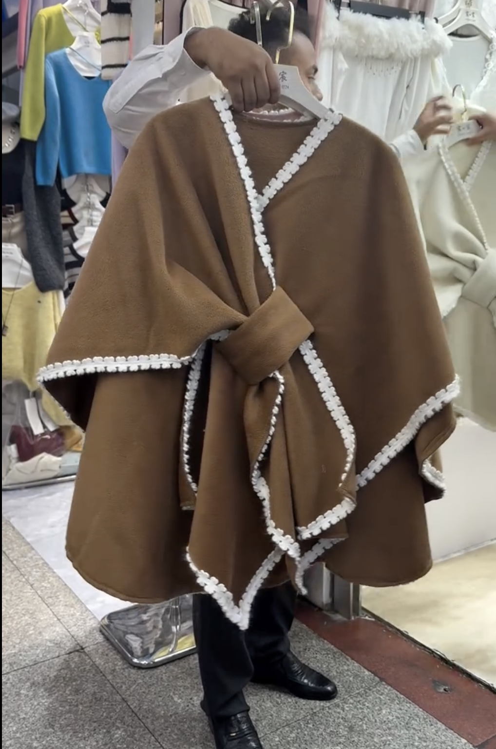 The Ultimate Guide to the Tie-Waist Wrap Coat: Your Most Flattering and Versatile Outerwear Staple - Image 3