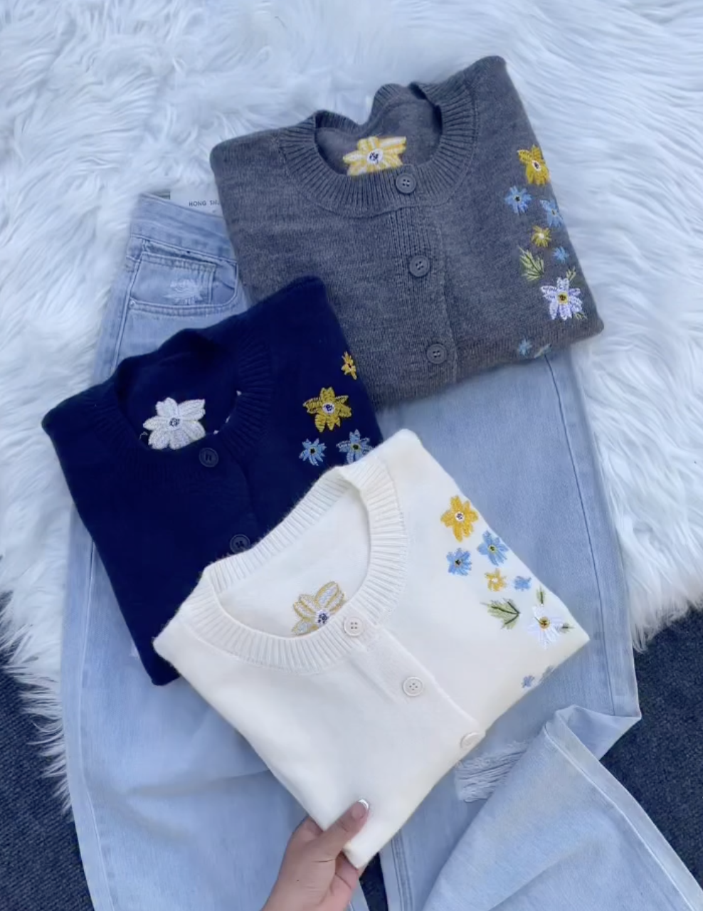 The Hottest French-Style Cropped Cardigan: Effortlessly Chic, Slimming, and Uniquely Yours with Exquisite White Floral Embroidery! - Image 6