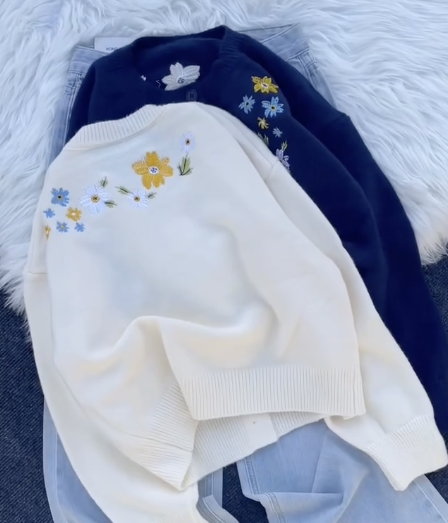 The Hottest French-Style Cropped Cardigan: Effortlessly Chic, Slimming, and Uniquely Yours with Exquisite White Floral Embroidery! - Image 3