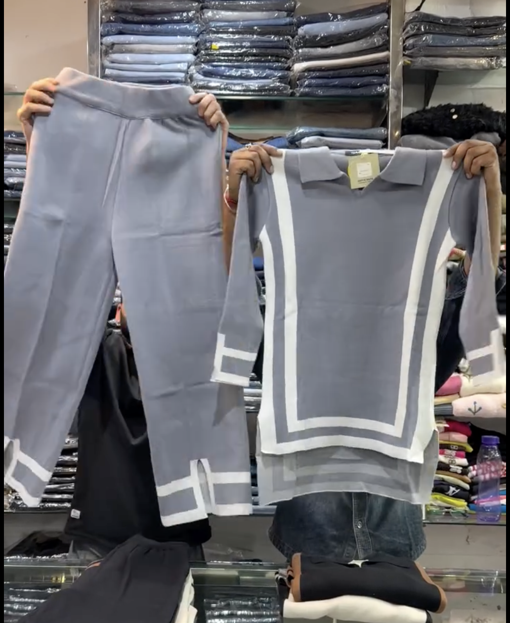 Snug & Stylish: Your Guide to Winter Cozy Fashion Essentials for Women - Image 5