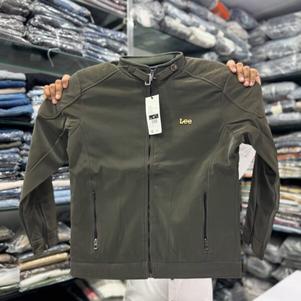 🧥🌿 Lee Men’s Olive Green Jacket – Rugged Style Meets Everyday Comfort 🌿🧥