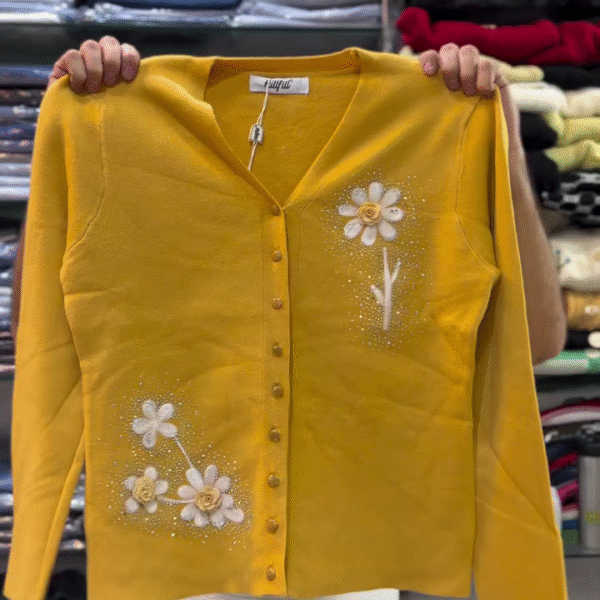 Women’s Oversized Knitted Daisy Print Cardigan – Cozy Floral Chunky Sweater