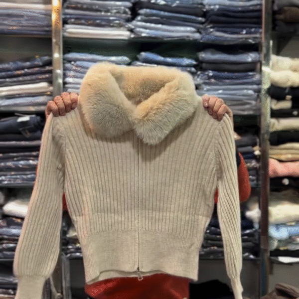 Ribbed Cardigan with Faux Fur Collar – Elegant Women’s Lapel Knit Sweater