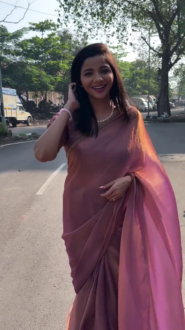 🌸✨ Pink Radiance Saree with Shine: A Celebration of Grace and Glow ✨🌸 - Image 2