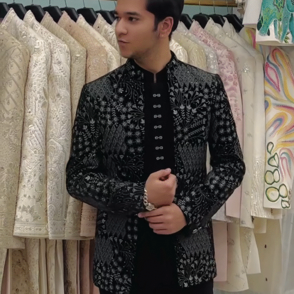 🖤✨ Deep Black Self-Patterned Indo-Western Set – Modern Elegance Meets Tradition ✨🖤