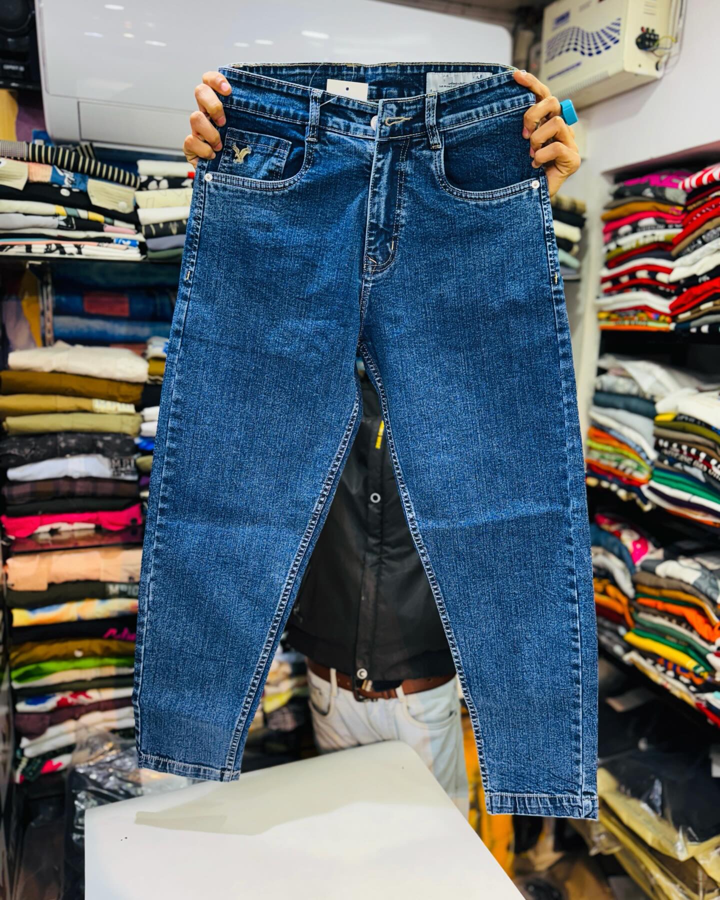 👖 Effortless Style Meets Ultimate Comfort – Blue Mom-Fit Jeans You’ll Love!