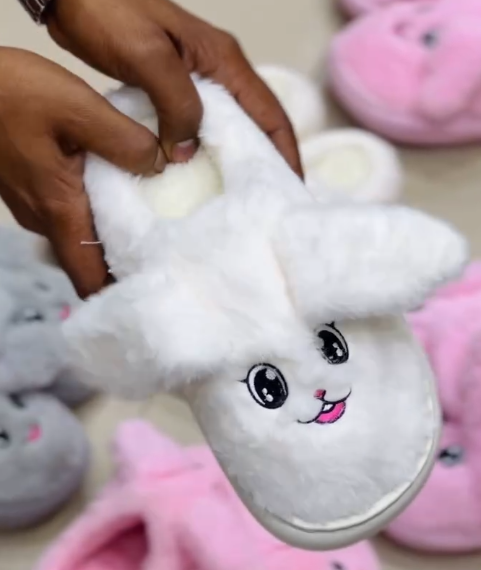 Kid’s Fur Slippers – Cozy Comfort for Little Feet 🐾🥿 - Image 5