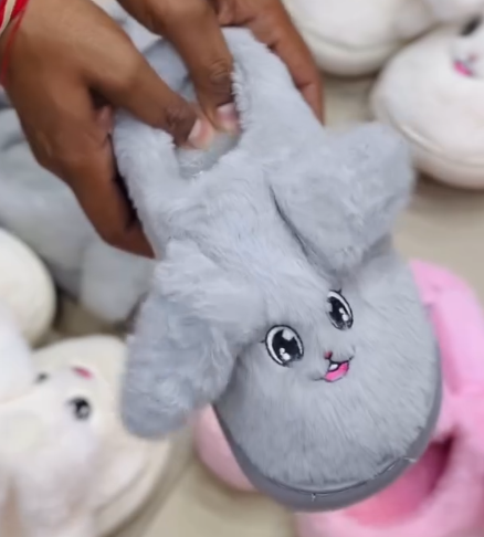 Kid’s Fur Slippers – Cozy Comfort for Little Feet 🐾🥿 - Image 4