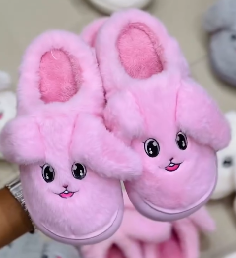 Kid’s Fur Slippers – Cozy Comfort for Little Feet 🐾🥿 - Image 3