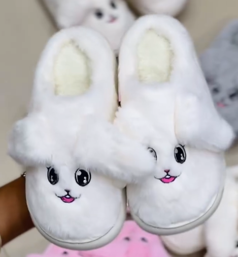 Kid’s Fur Slippers – Cozy Comfort for Little Feet 🐾🥿 - Image 2