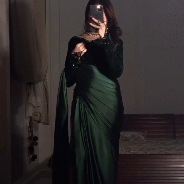 Elegant Velvet Saree for Women – Embroidered Work & Lace Detailing