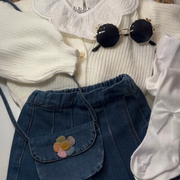 Girls Summer T-Shirt & Shorts Two-Piece Set with Sunglasses – Fun & Stylish 🌞👧🩳