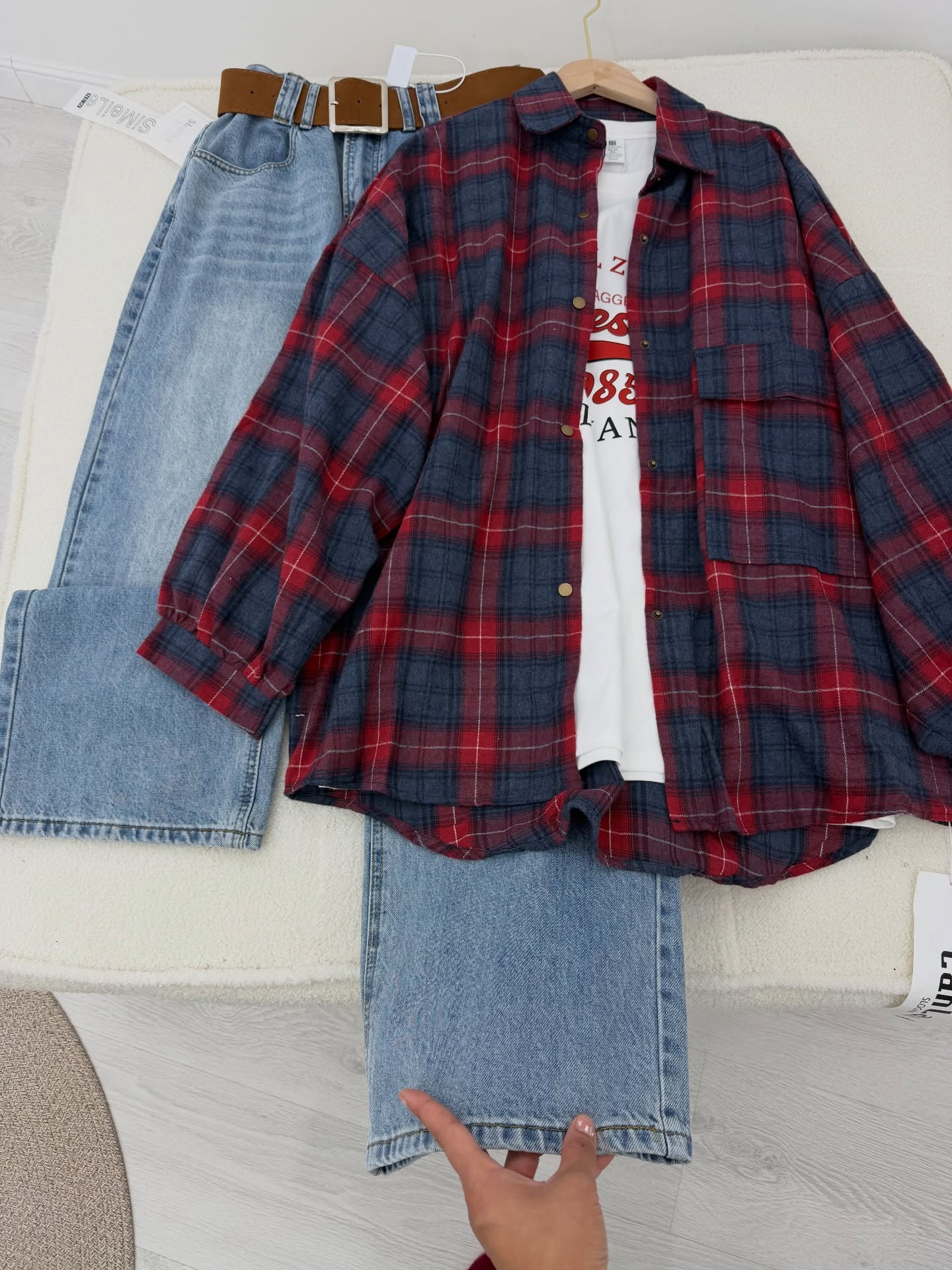 βCozy Meets Chic: Brown Plaid Flannel Shirt Jacket with Wide-Leg Jeans ππβ - Image 4