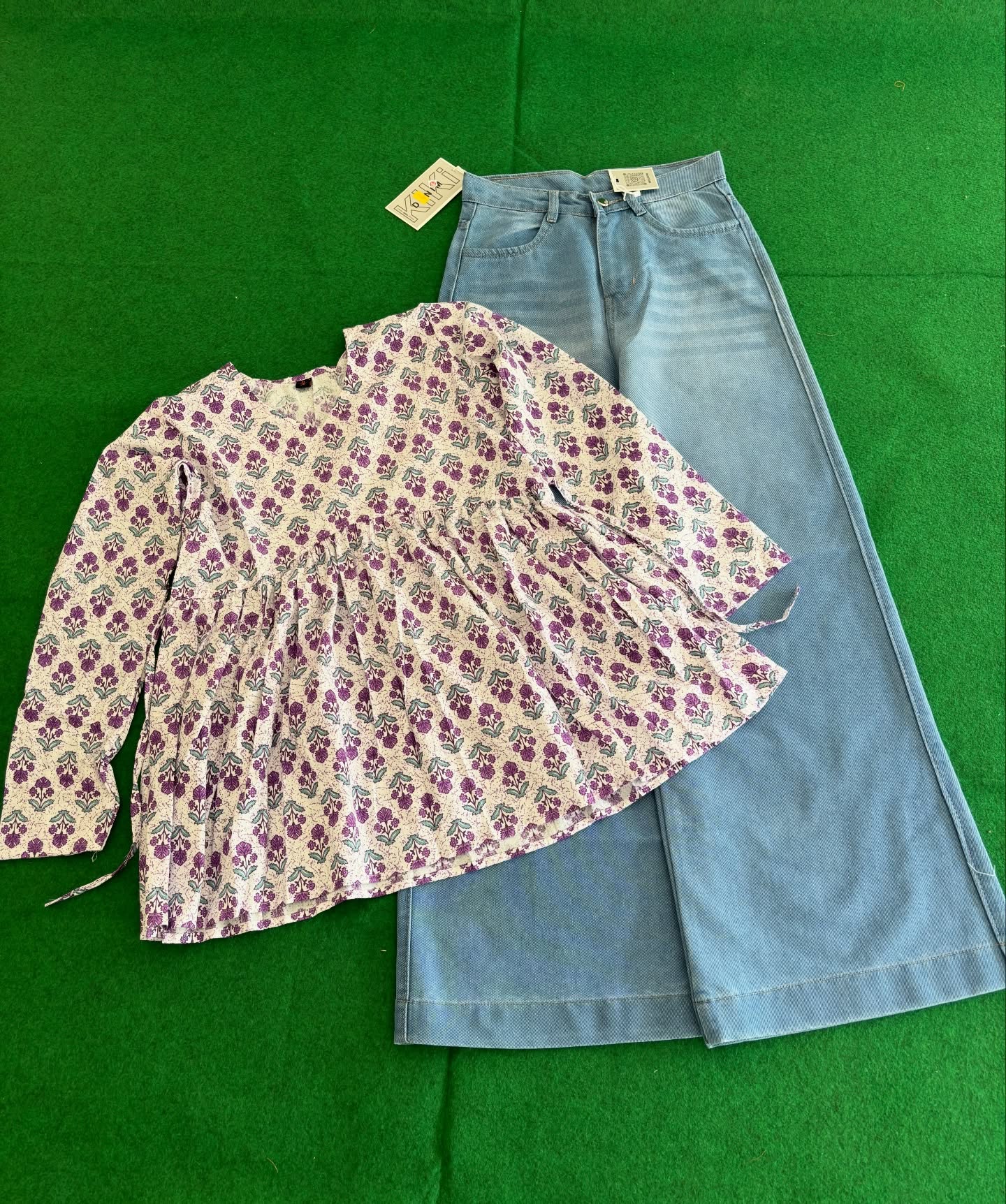 ๐ธ Effortless Chic: Womenโs Floral Printed Top with Wide-Leg Light-Wash Denim Jeans ๐ - Image 2