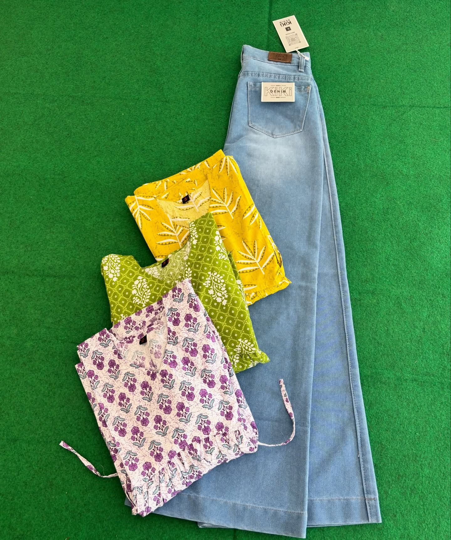 ๐ธ Effortless Chic: Womenโs Floral Printed Top with Wide-Leg Light-Wash Denim Jeans ๐ - Image 3