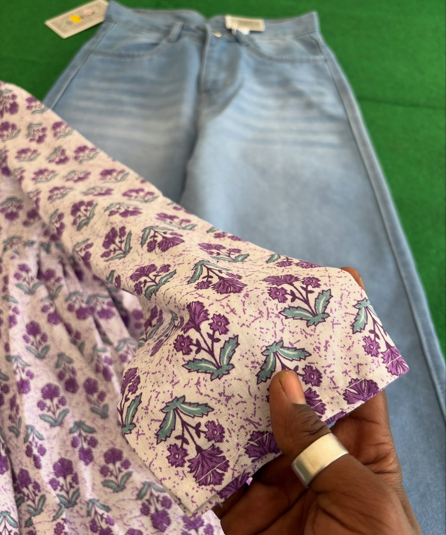 ๐ธ Effortless Chic: Womenโs Floral Printed Top with Wide-Leg Light-Wash Denim Jeans ๐ - Image 12