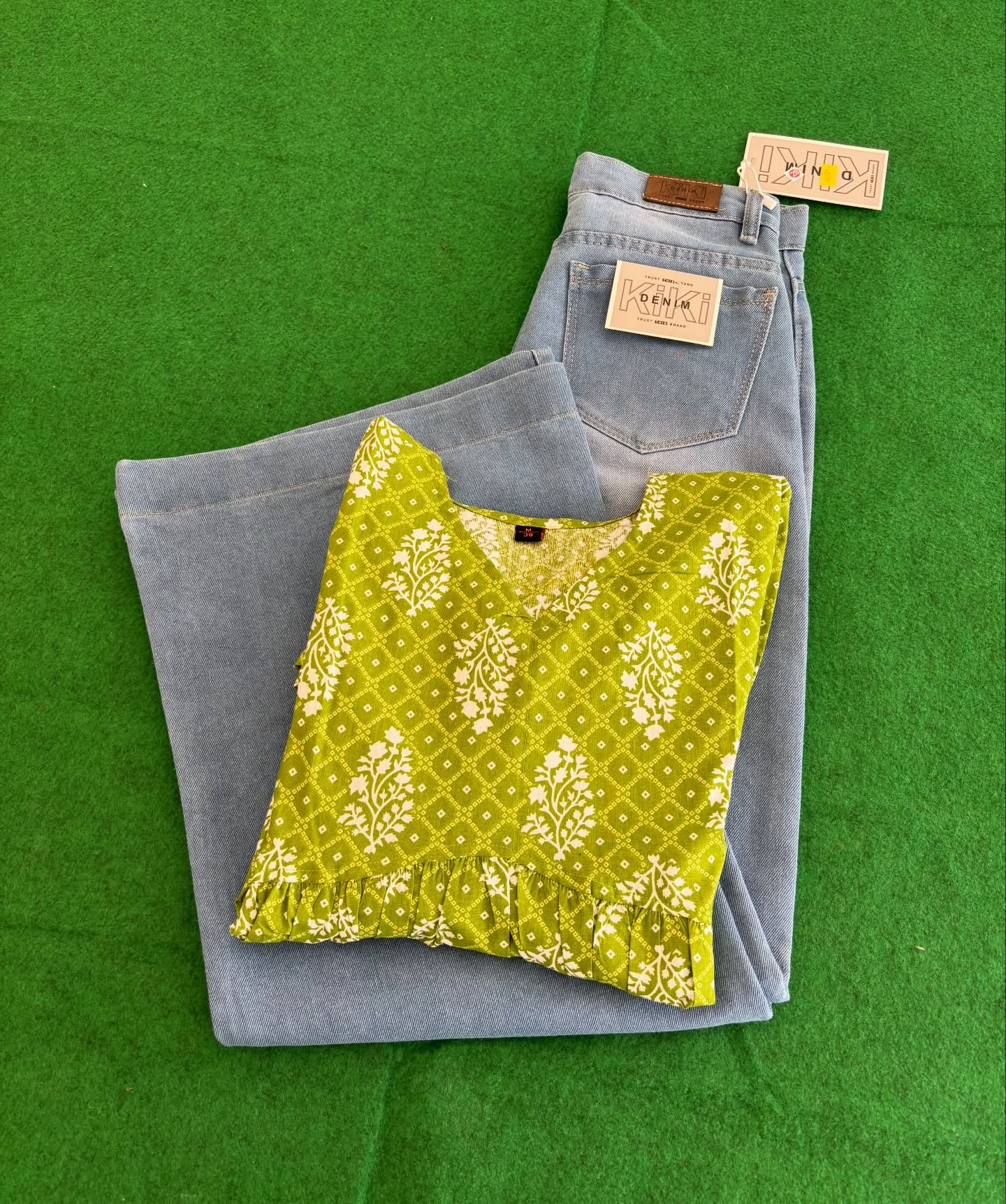 ๐ธ Effortless Chic: Womenโs Floral Printed Top with Wide-Leg Light-Wash Denim Jeans ๐ - Image 8