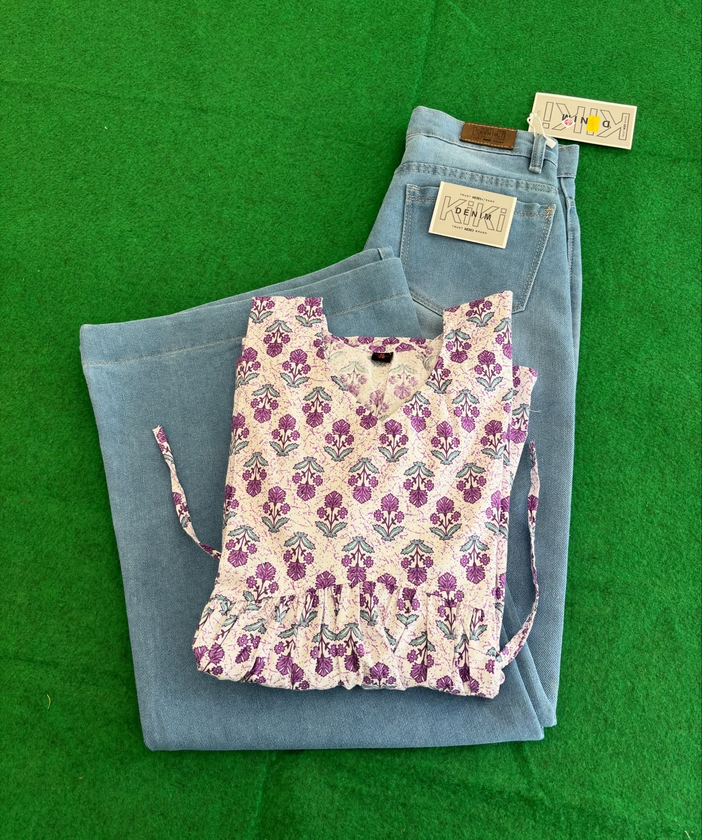 ๐ธ Effortless Chic: Womenโs Floral Printed Top with Wide-Leg Light-Wash Denim Jeans ๐ - Image 5