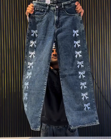 πβ¨ Trendy Dark Wash Wide-Leg Denim Jeans with White Floral & Star Embroidery πΈβ - Image 2