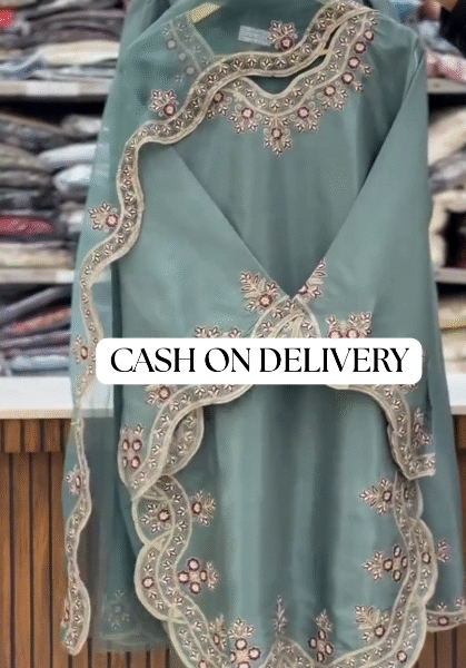 💜 Lavender Embroidered Three-Piece Kurta Set – Graceful, Elegant & Festive ✨