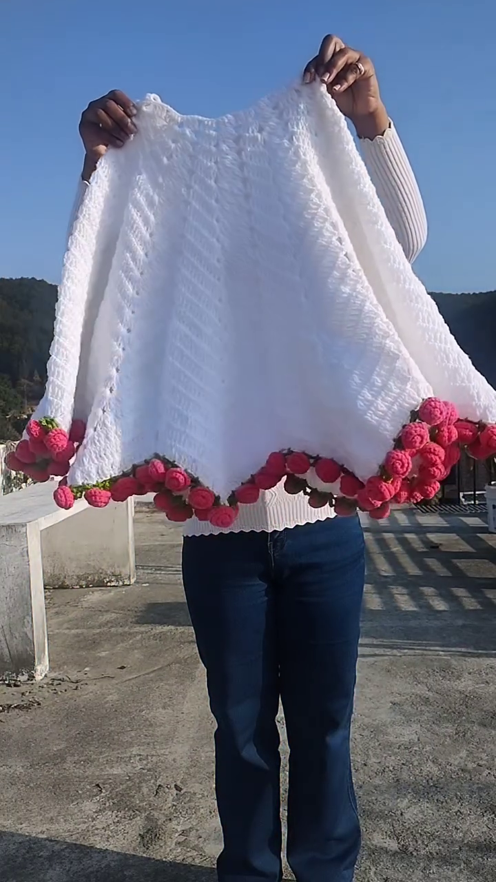 πΉ Elegant Rose Poncho β Cozy, Chic & Effortlessly Stylish β¨π§£ - Image 3