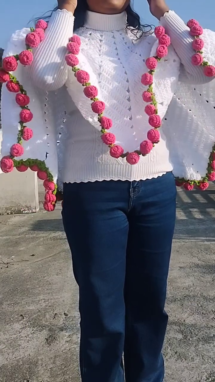 πΉ Elegant Rose Poncho β Cozy, Chic & Effortlessly Stylish β¨π§£ - Image 2