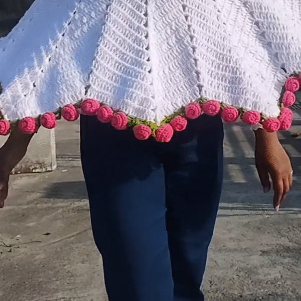 🌹 Elegant Rose Poncho – Cozy, Chic & Effortlessly Stylish ✨🧣