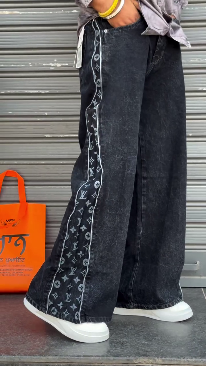 π€ Trendy Black Denim Baggy Jeans with White Side-Seam Embellishments β Street Style Meets Edge β¨π - Image 2