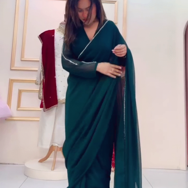 💎 Silk Saree with Diamond Cutwork Border – Timeless Elegance & Luxurious Charm ✨