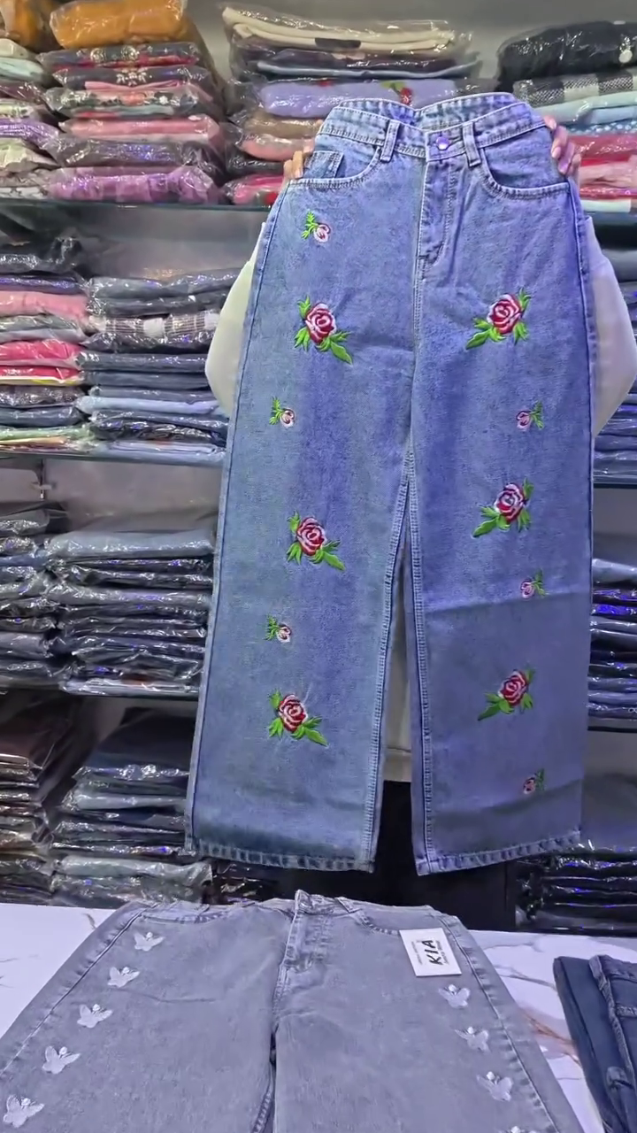 🦋 Light Wash Wide-Leg Women’s Denim Jeans – Stylish Butterfly Design ✨ - Image 2