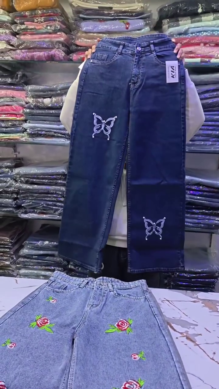 🦋 Light Wash Wide-Leg Women’s Denim Jeans – Stylish Butterfly Design ✨ - Image 3