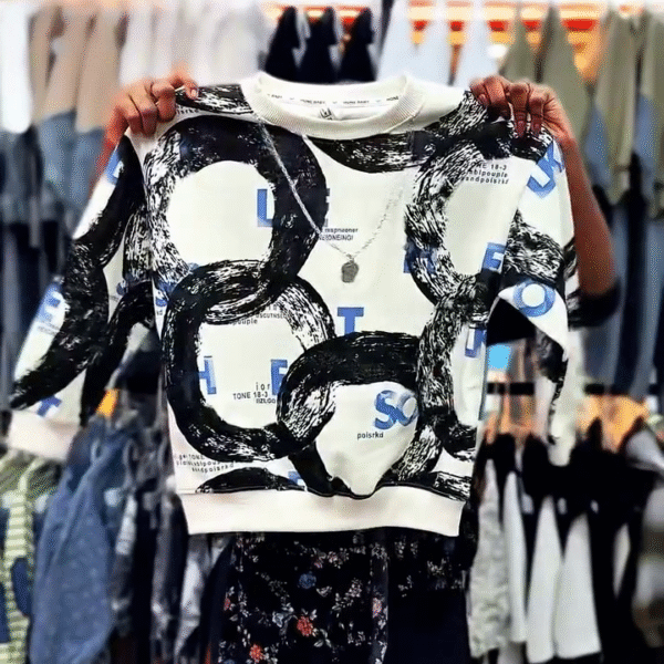 🎨 Graphic Print Crewneck Sweatshirt – Casual, Cozy & Stylish ✨