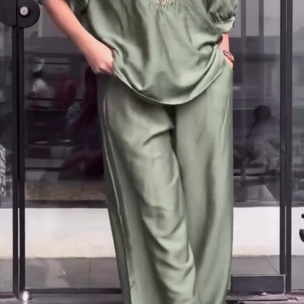 ✨ Elegant & Coordinated: Women’s Embroidered 2-Piece Co-ord Set 👗👖