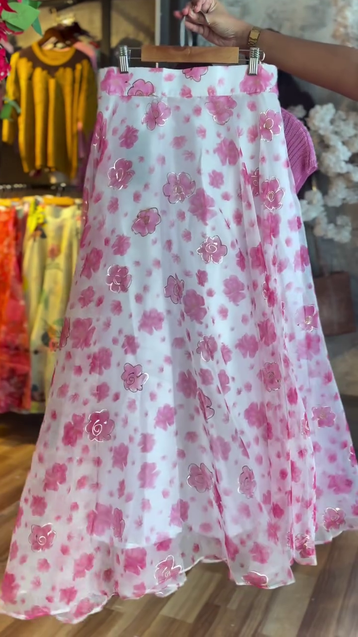 🌸 Pink Floral Print Ensemble – Ribbed Crop Top & Organza Skirt - Image 2