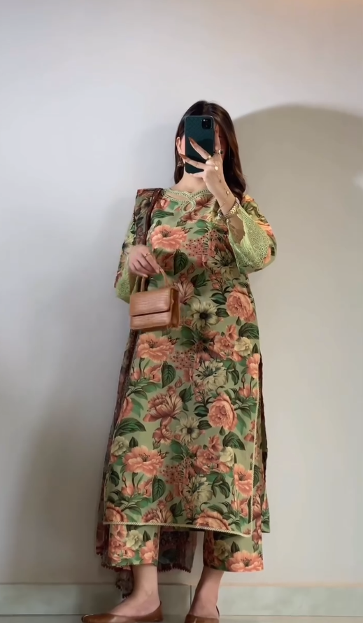 Elegant Green Floral Kurta Set with Lace-Detail Sleeves & Matching Dupatta – A Perfect Blend of Grace and Comfort - Image 2
