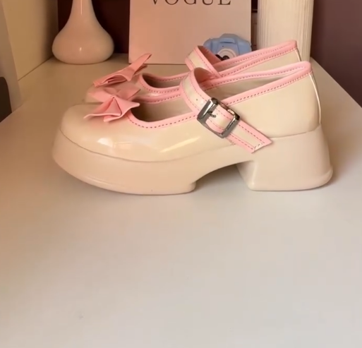 🌸 Chic & Elegant: Cream and Pink Block Heel Shoes 👠