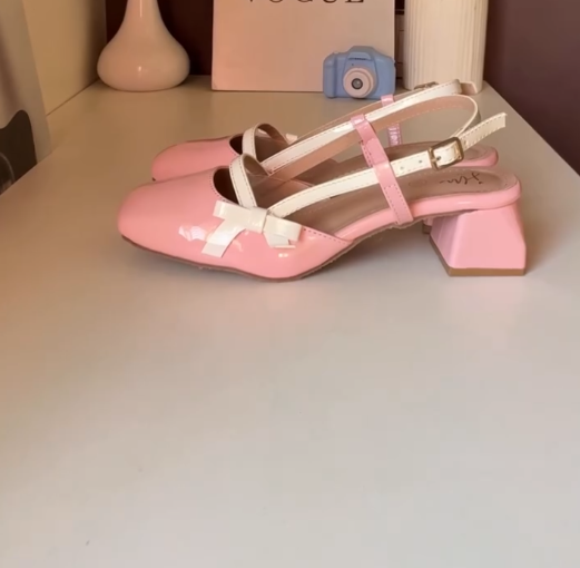 πΈ Chic & Elegant: Cream and Pink Block Heel Shoes π - Image 3