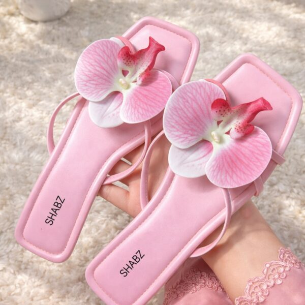 🌸 Step into Summer: Women’s Flower Thong Sandals & Beach Slides 🌞