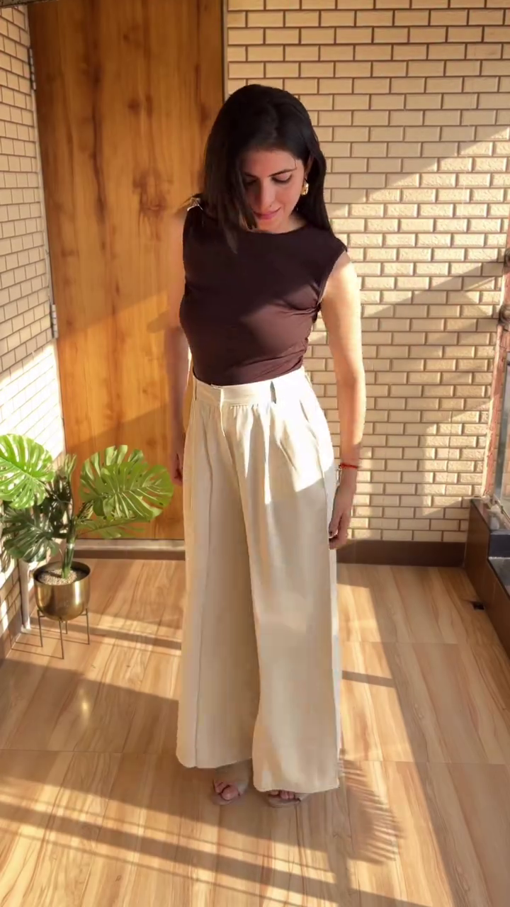 Women’s Relaxed Straight Fit Pleated High-Rise Korean Trousers – Chic, Comfortable & Effortlessly Stylish