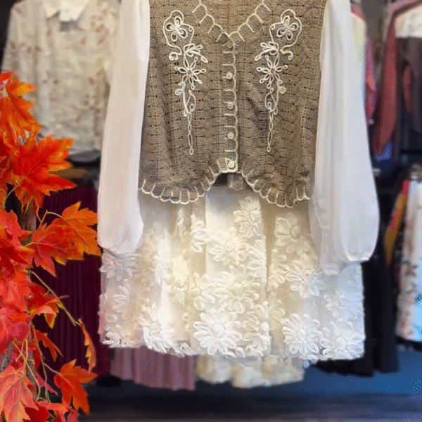 Chic Floral Crochet Vest with Long-Sleeve Ruffle Trim Top Set – Stylish Layered Elegance 🌸