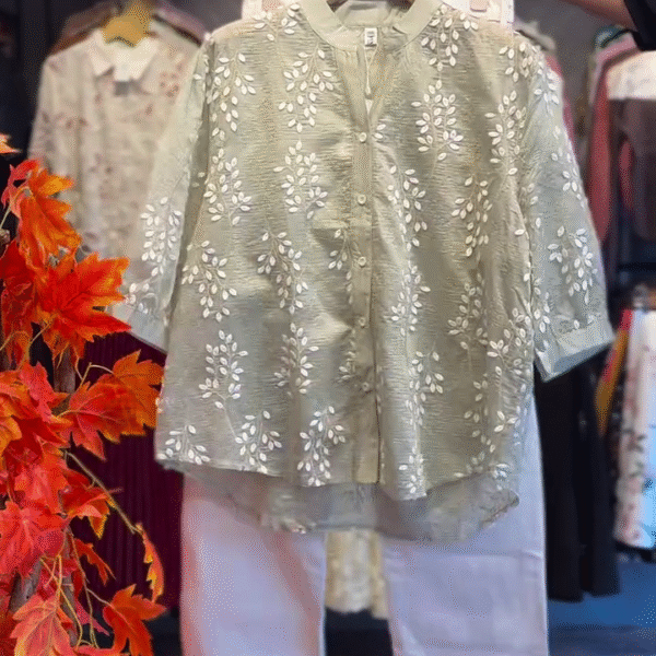 Trendy Jean and Top Set – Casual Comfort Meets Stylish Everyday Wear 👖✨