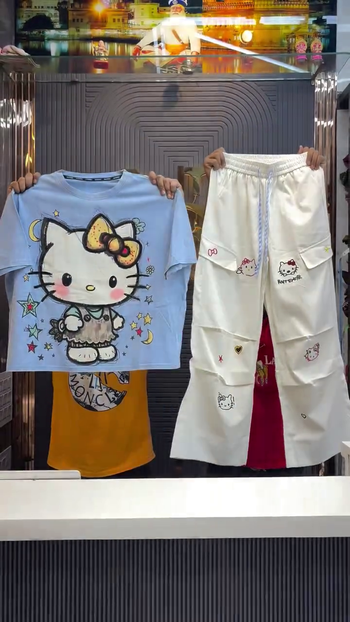 π Cute Meets Cool: Hello Kitty Tee with White Cargo Pants π