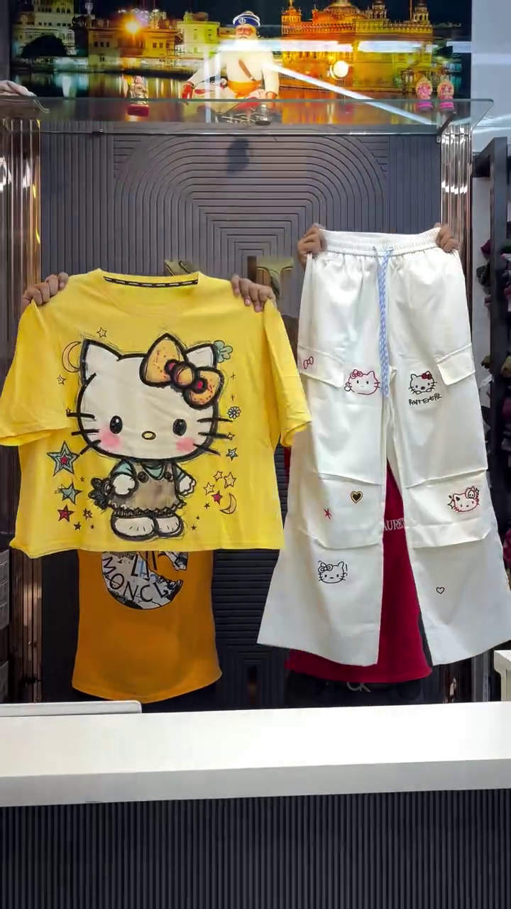π Cute Meets Cool: Hello Kitty Tee with White Cargo Pants π - Image 3