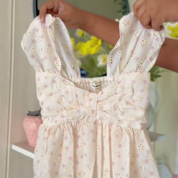 “Feminine Flair: Floral Embroidered Peplum Babydoll Top” 🌸💖👚